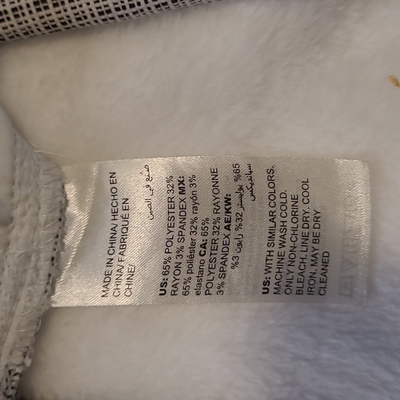 White House Black Market, crop black and white pants, size 6 - Picture 5 of 7